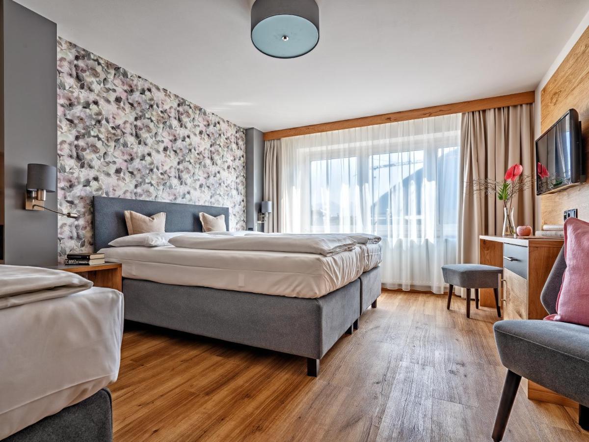Stadthotel Eggerbraeu Imst Buitenkant foto