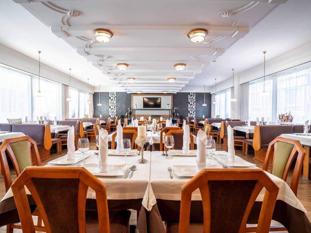 Stadthotel Eggerbraeu Imst Buitenkant foto