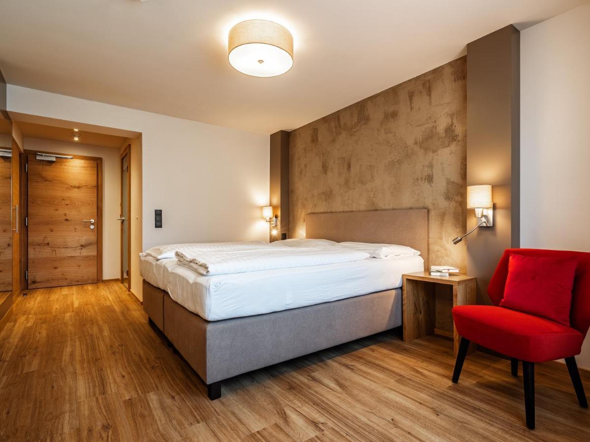 Stadthotel Eggerbraeu Imst Buitenkant foto