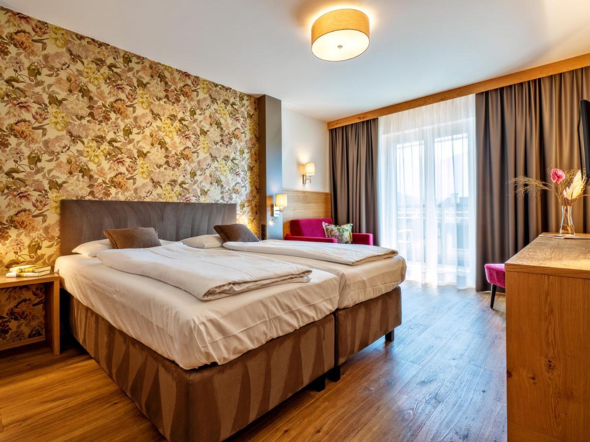 Stadthotel Eggerbraeu Imst Buitenkant foto