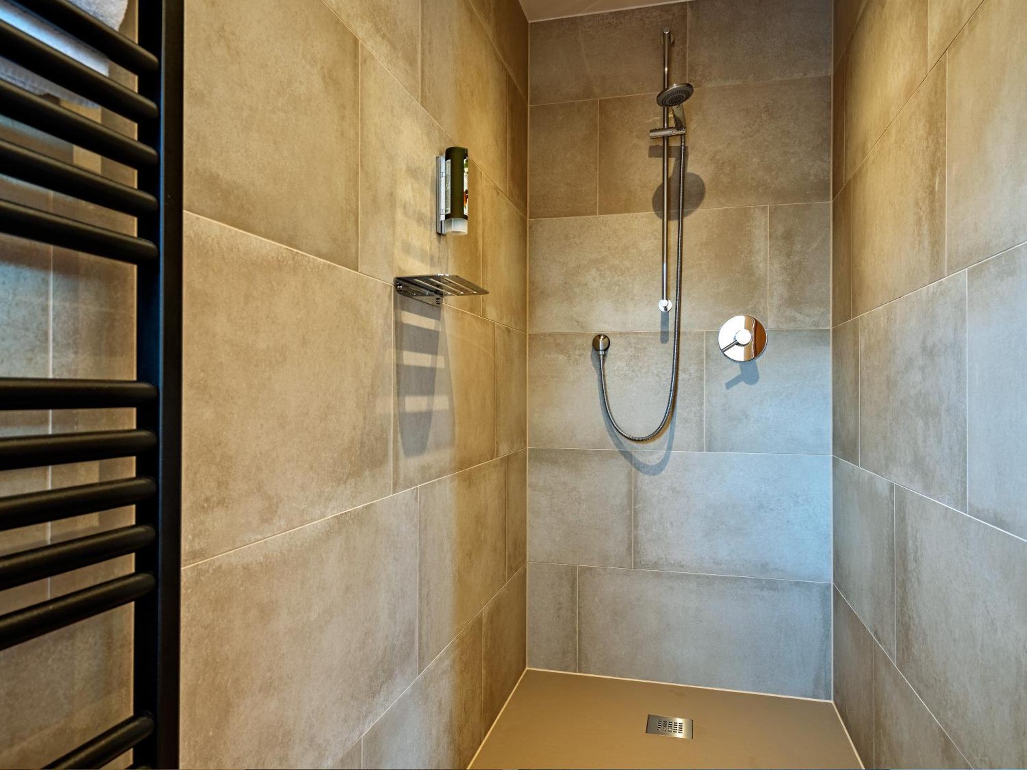 Stadthotel Eggerbraeu Imst Kamer foto