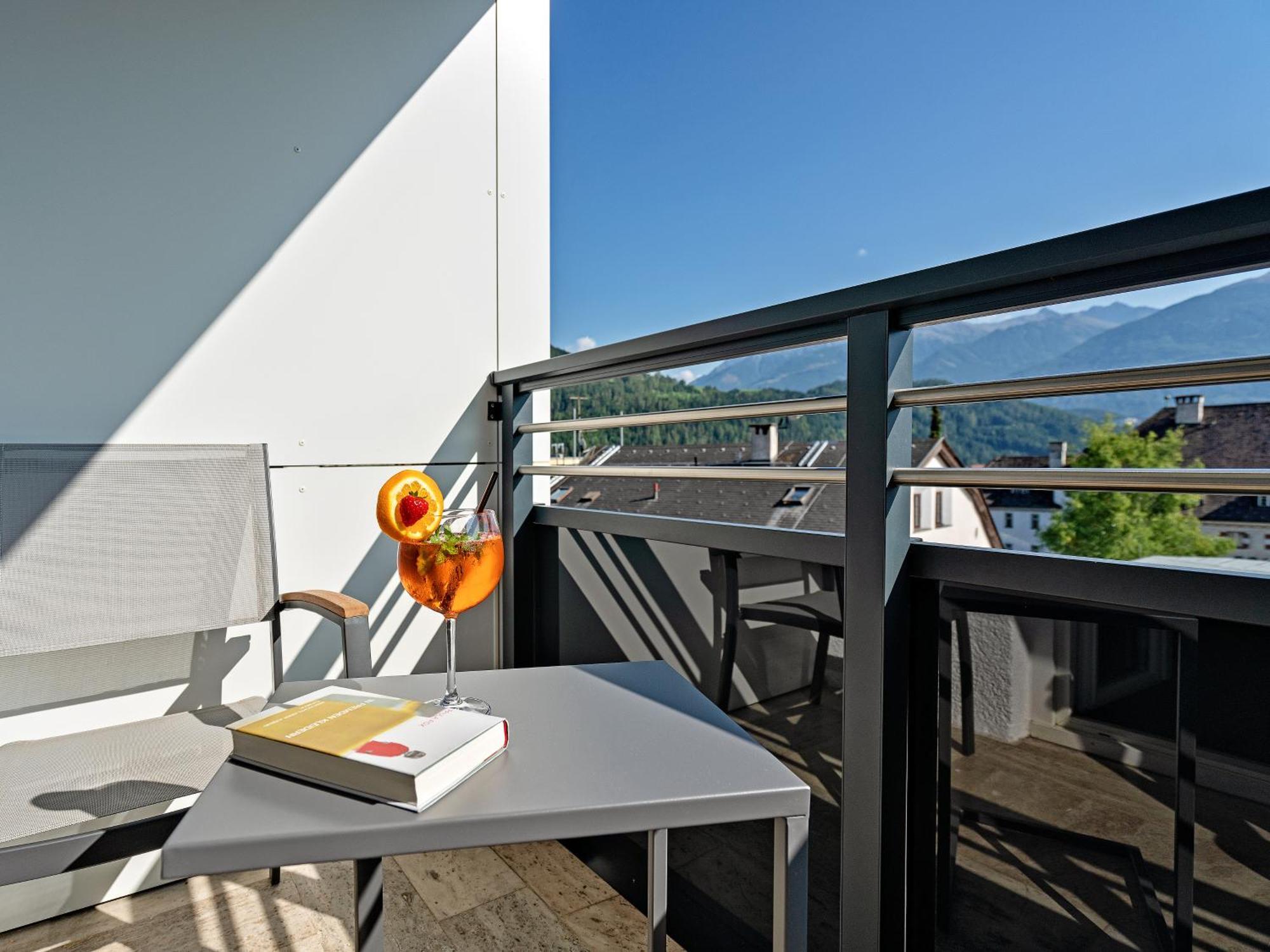 Stadthotel Eggerbraeu Imst Buitenkant foto