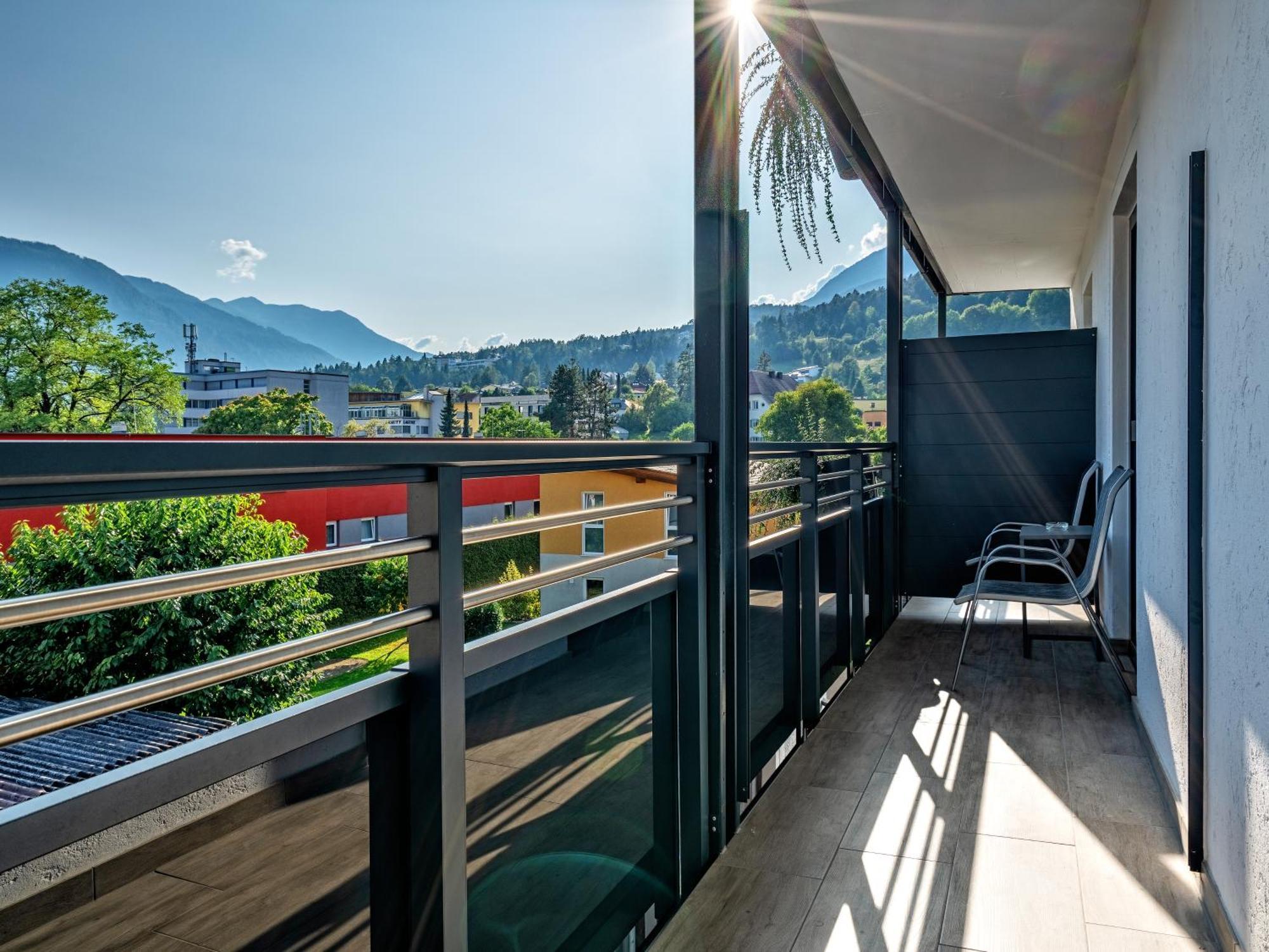 Stadthotel Eggerbraeu Imst Kamer foto