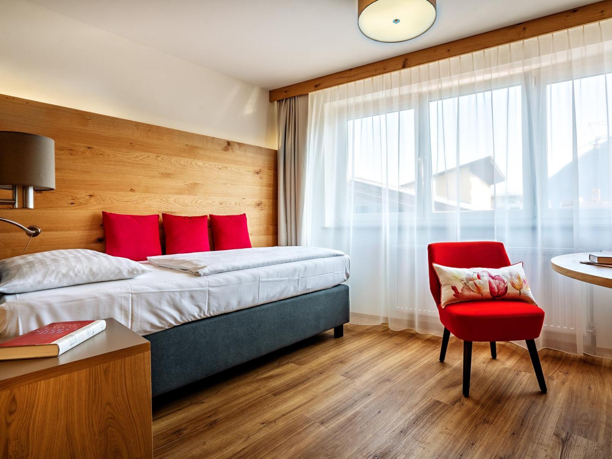 Stadthotel Eggerbraeu Imst Buitenkant foto