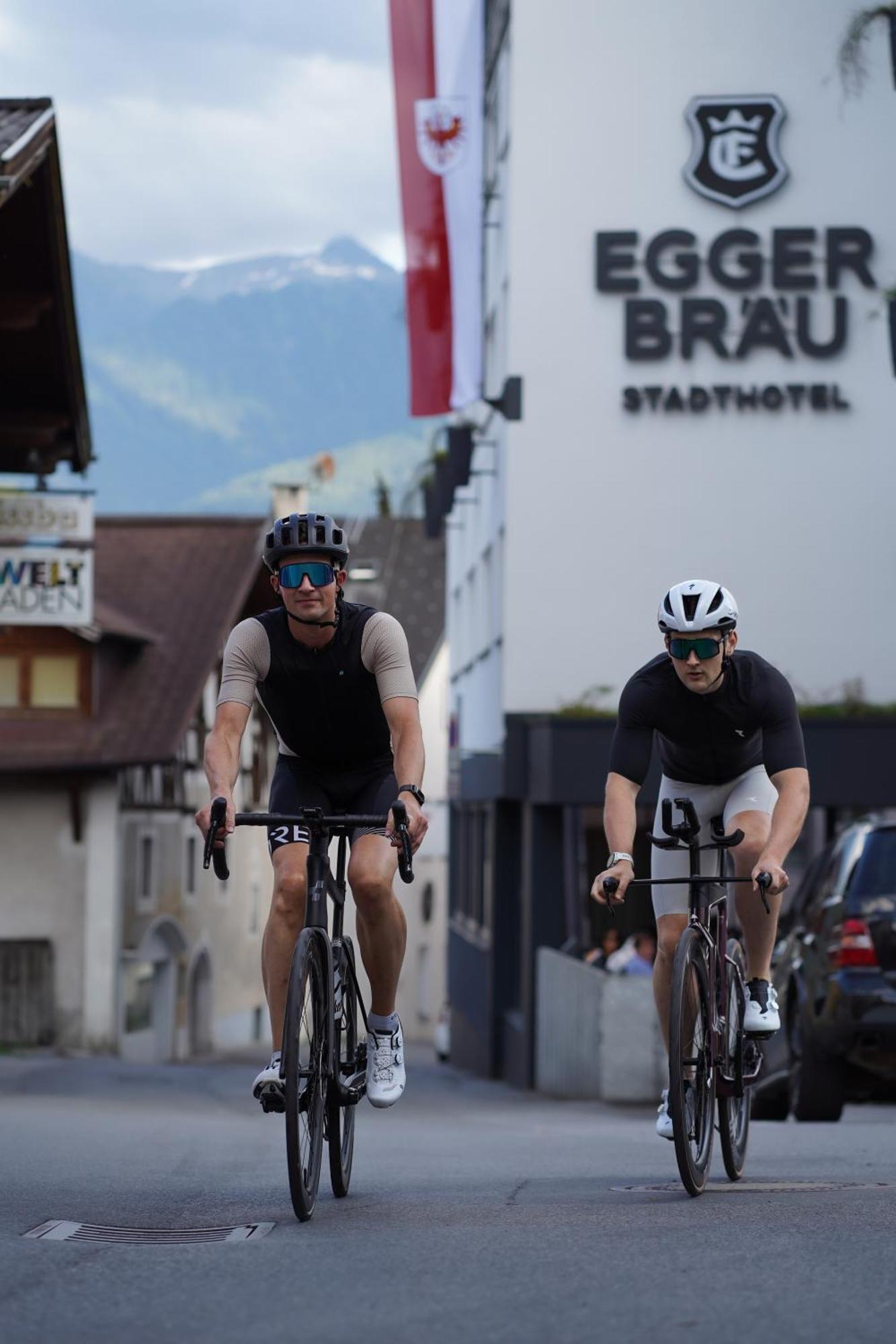 Stadthotel Eggerbraeu Imst Buitenkant foto