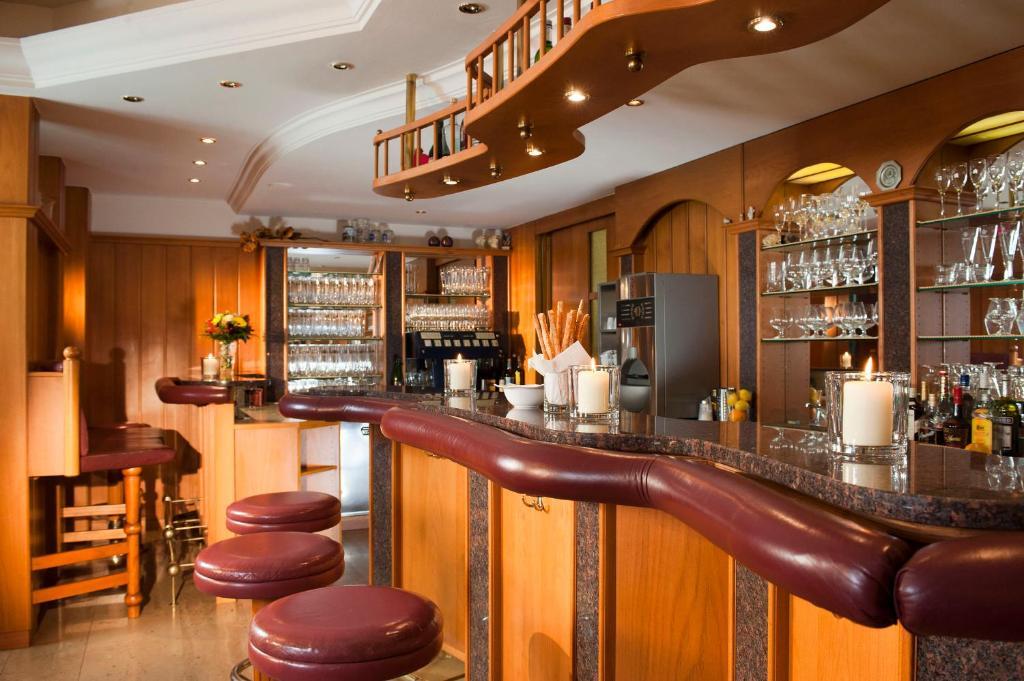 Stadthotel Eggerbraeu Imst Buitenkant foto